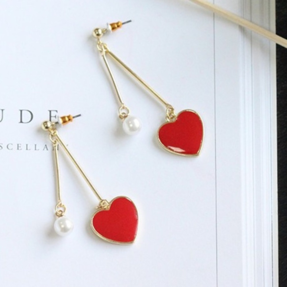 NWT Red Heart Valentine's Day Pearl Dangle Earrings